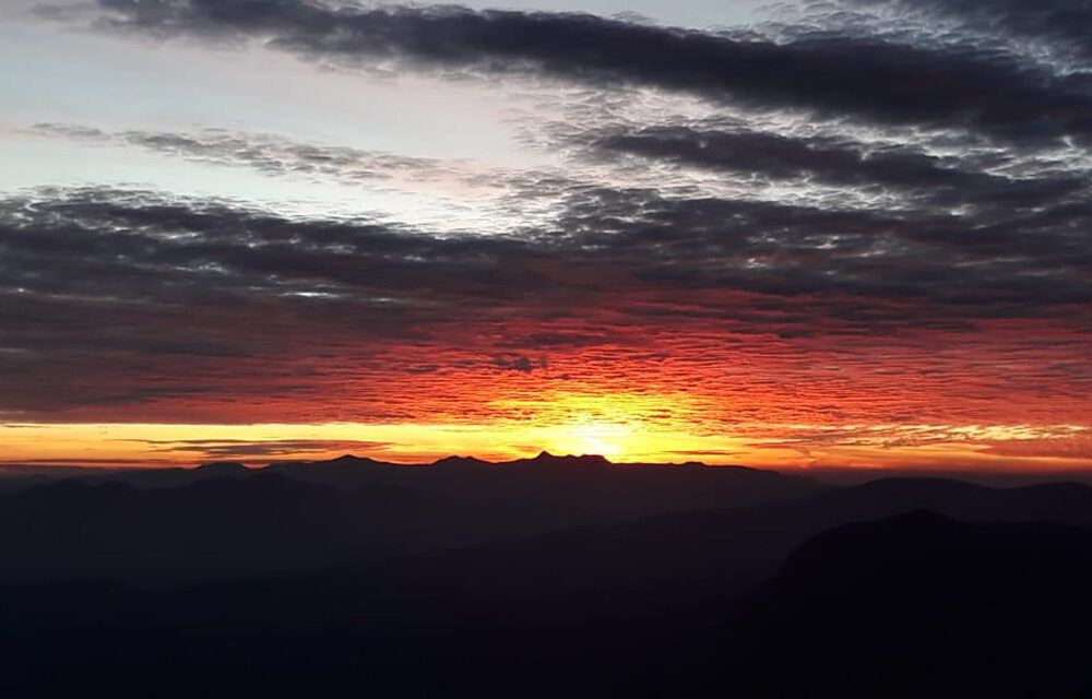 S1-Sri Padaya Sun Set (Saduni Gunathilake)